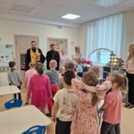 Иереи Александр Полянский и Владимир Федоров посетили школу и д/сад