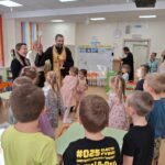 Иереи Александр Полянский и Владимир Федоров посетили школу и д/сад