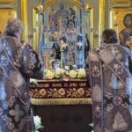 Владыка Варнава возглавил чин изнесения Плащаницы в нижнем Сретенском храме Рождество-Богородичного собора Коневской обители