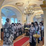 Владыка Варнава возглавил чин изнесения Плащаницы в нижнем Сретенском храме Рождество-Богородичного собора Коневской обители