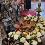 Владыка Варнава возглавил чин изнесения Плащаницы в нижнем Сретенском храме Рождество-Богородичного собора Коневской обители
