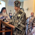 Владыка Варнава возглавил чин изнесения Плащаницы в нижнем Сретенском храме Рождество-Богородичного собора Коневской обители