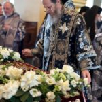 Владыка Варнава возглавил чин изнесения Плащаницы в нижнем Сретенском храме Рождество-Богородичного собора Коневской обители