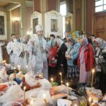 Епископ Варнава совершил заупокойную литургию в Троицкую родительскую субботу
