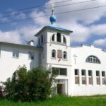 Митрополит Варсонофий совершил Божественную литургию в Никольском храме поселка имени Свердлова