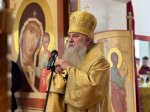 Митрополит Варсонофий совершил Божественную литургию в Никольском храме поселка имени Свердлова